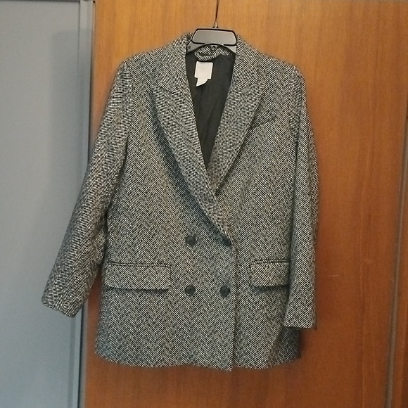 H&M Black and White Tweed Jacket Size Medium - Picture 1 of 2